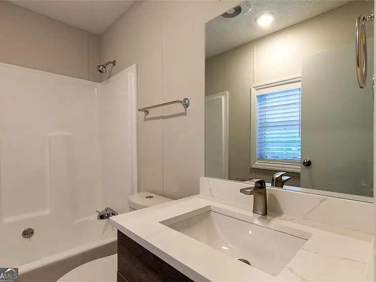 6140 Jones Rd — Photo 10