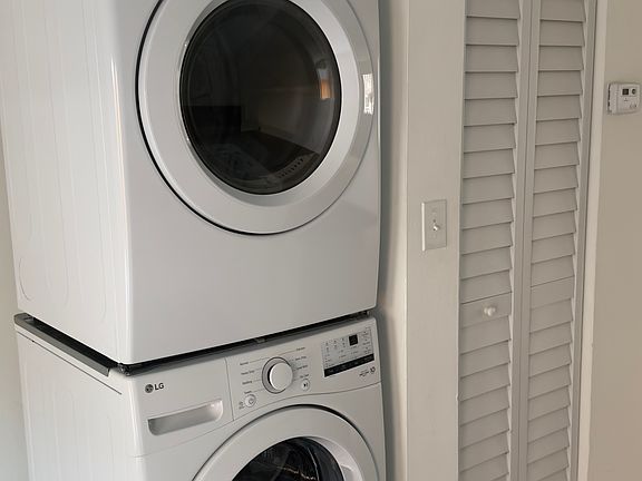 4th image of 1817 SW 107th Ave APT 1809