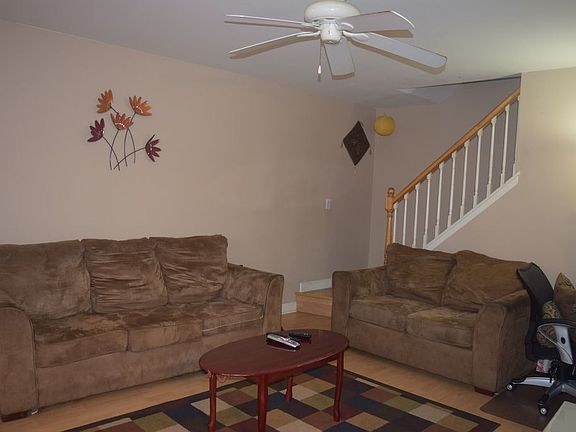 3rd image of 314 Birchwood Ct
