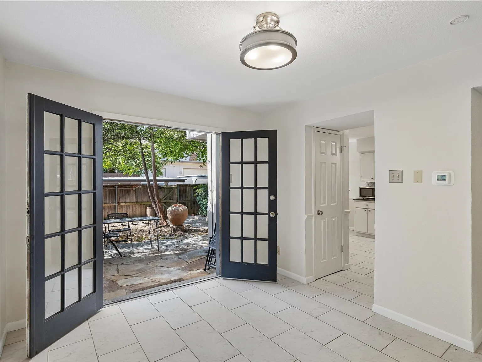 3 bed, 1520 sqft, $2,975 — Photo 3
