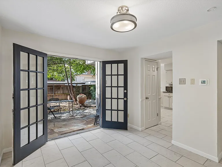 7518 Woodthrush Dr #17 — Photo 3