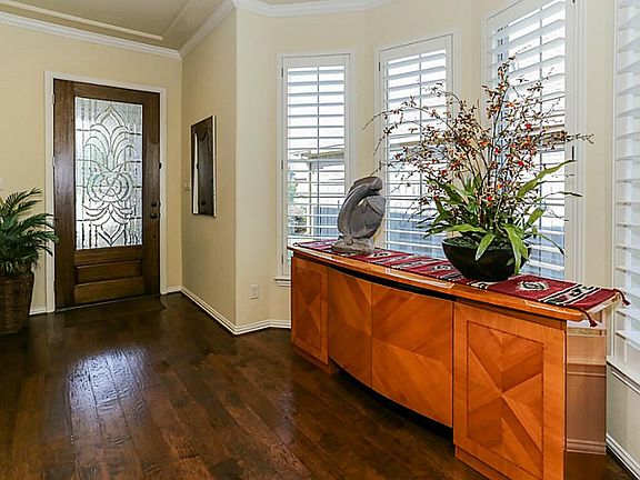 Warm Entrance Hall, Plantation Shutters Throughout
