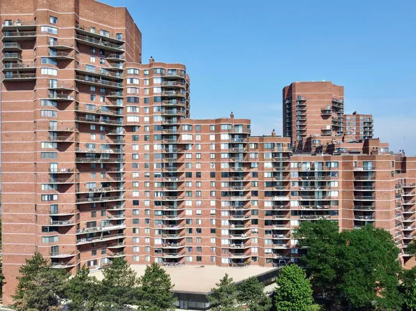 2003 Harmon Cove Tower, Secaucus, NJ 07094