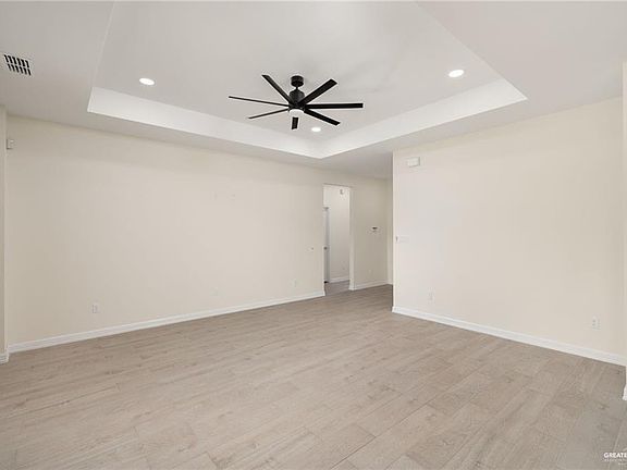 3rd image of 1713 Alisson St