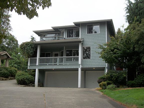 3rd image of 12055 Lakeside Pl NE