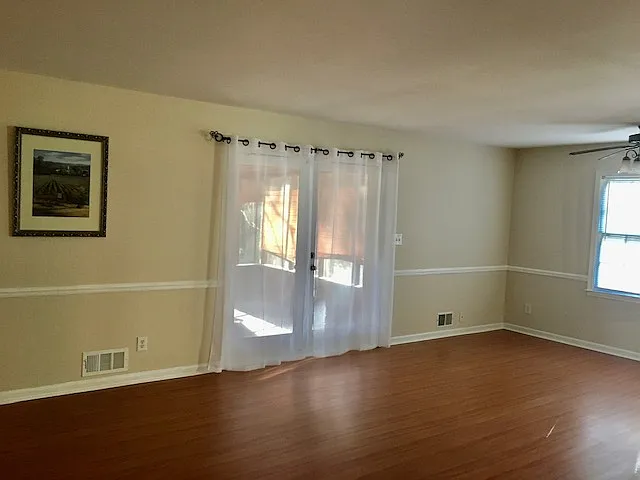 4 bed, 1850 sqft, $1,995 — Photo 2