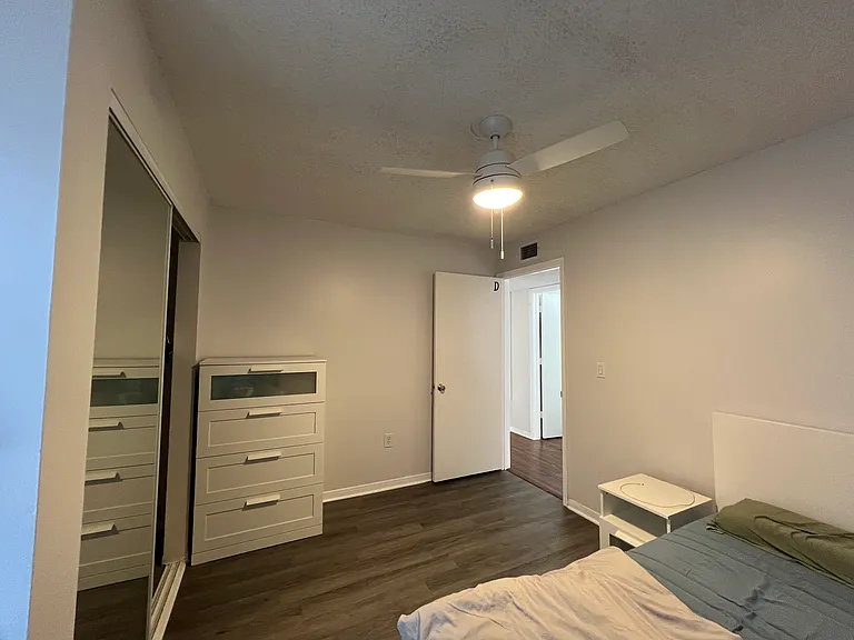 2601 SW Archer Rd #H330 — Photo 6