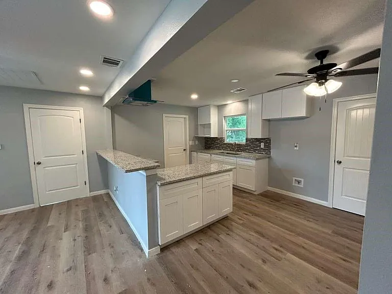 3017 Nita St — Photo 8