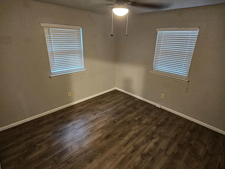 709 N Buchanan St — Photo 10