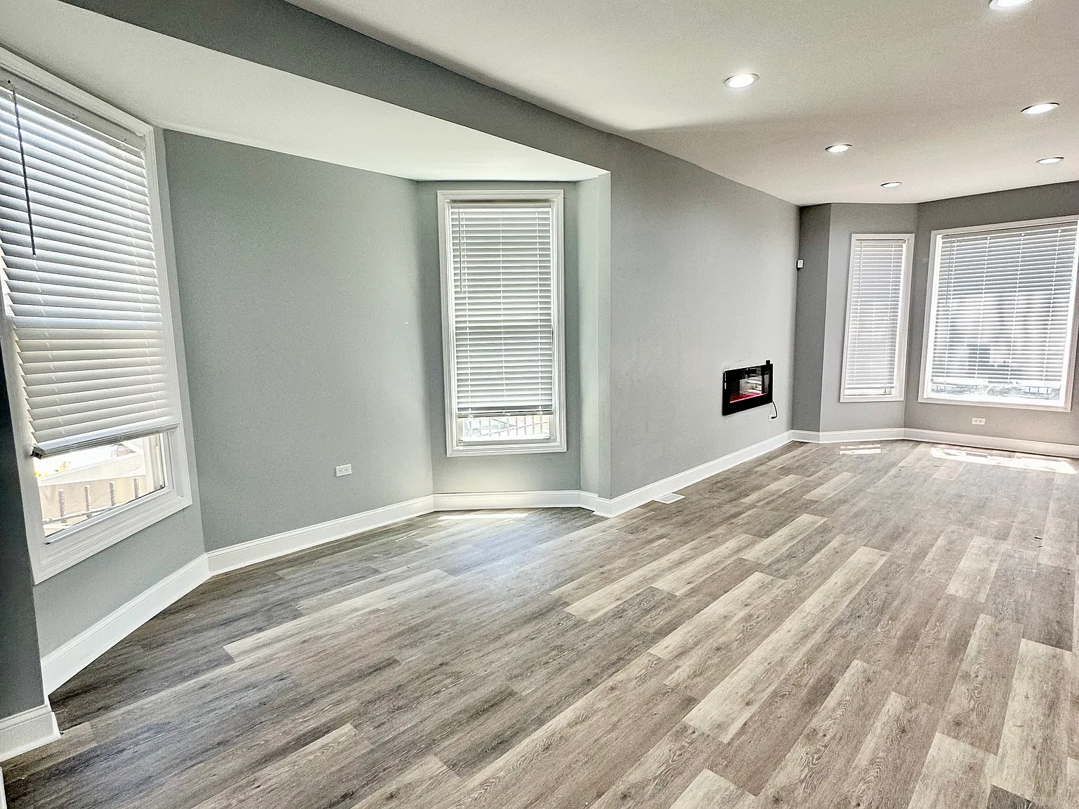 5 bed, 1934 sqft, $3,750 — Photo 3