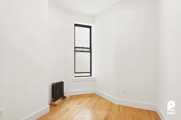 Rented by REZI | media 17