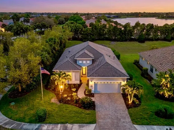 10760 Trophy Dr, Englewood, FL 34223