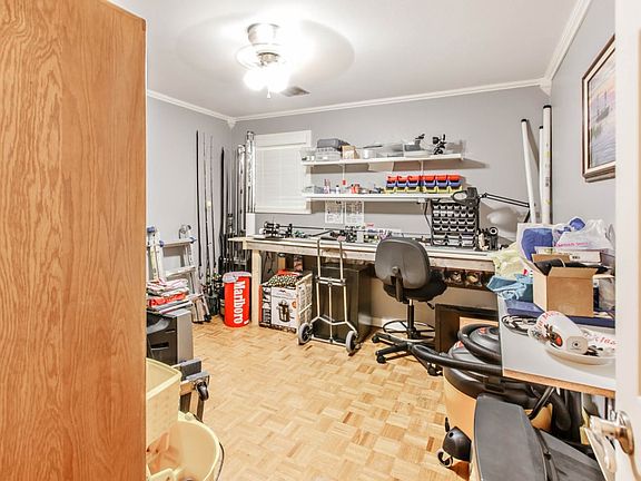 4th image of 806 Kenney St