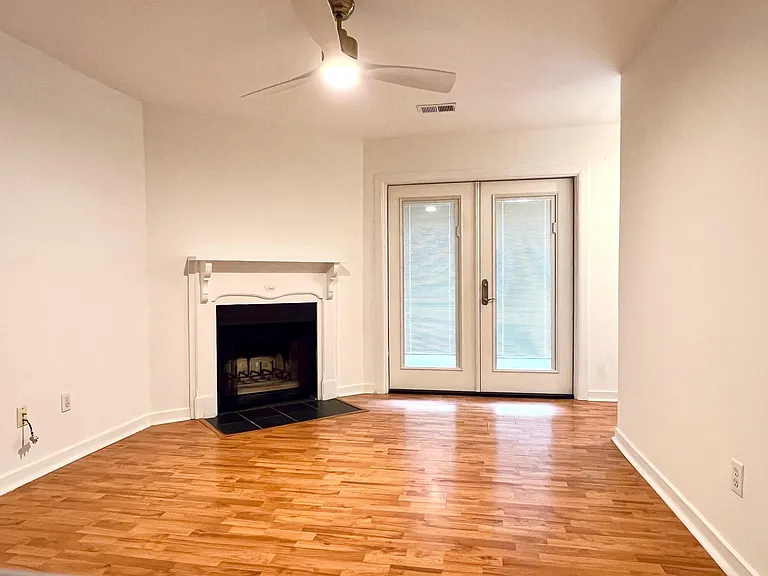 352 Sandpiper Dr #G — Photo 6
