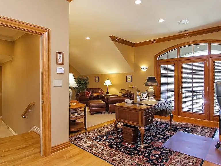 13204 Longwood Ln — Photo 29