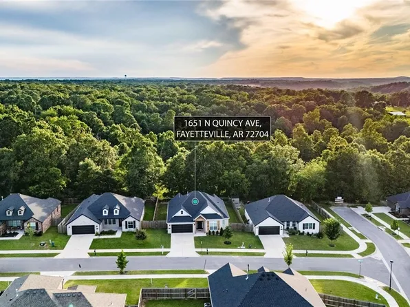 1651 N Quincy Ave, Fayetteville, AR 72704