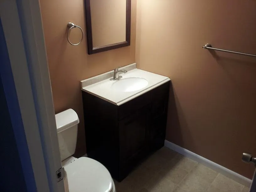 2 bed, 1.5 bath, 1100 sqft, $1,300 — Photo 4
