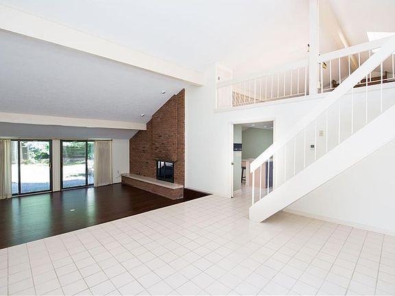 4th image of 420 Willow Cir #11-J