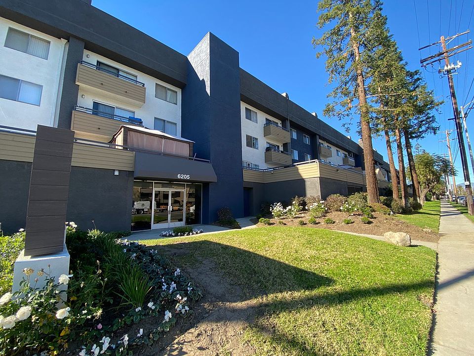 1st image of 6205 Woodman Ave APT 211