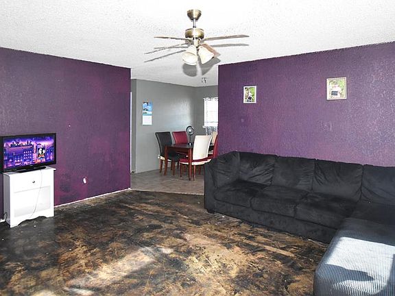 3rd image of 2814 Henderson Ave