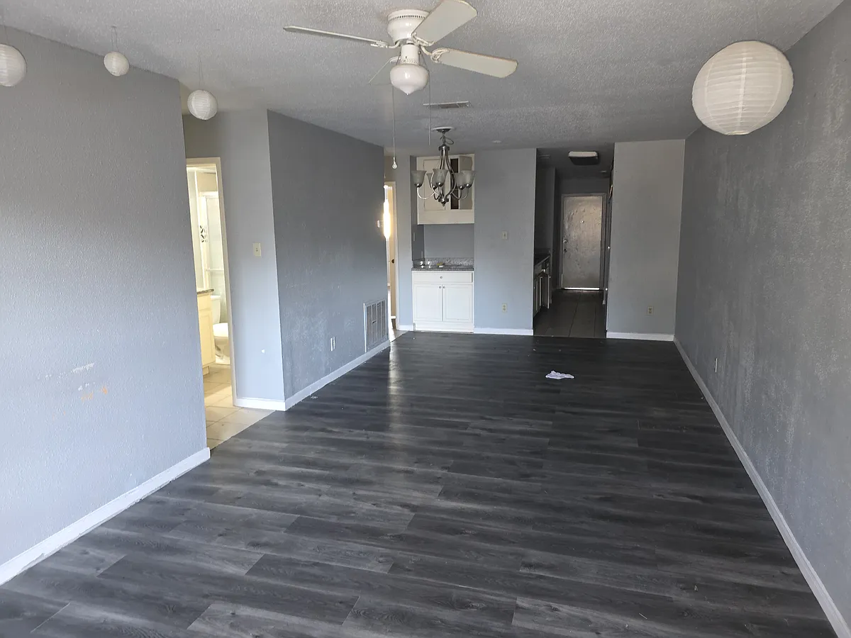 Building Photo - 12816 Shannon Hills Dr