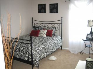 39 Bluejay Ct, Baltimore, MD 21227