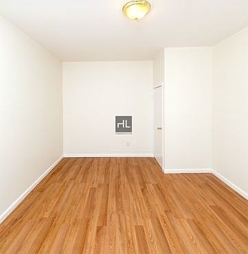 2nd image of 40 E Sidney Ave APT 19C