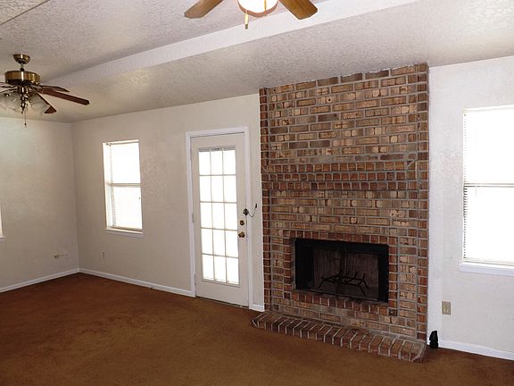 5th image of 2335 Woodside Dr
