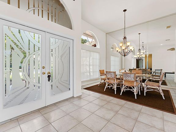 5th image of 8001 SE Woodlake Lane