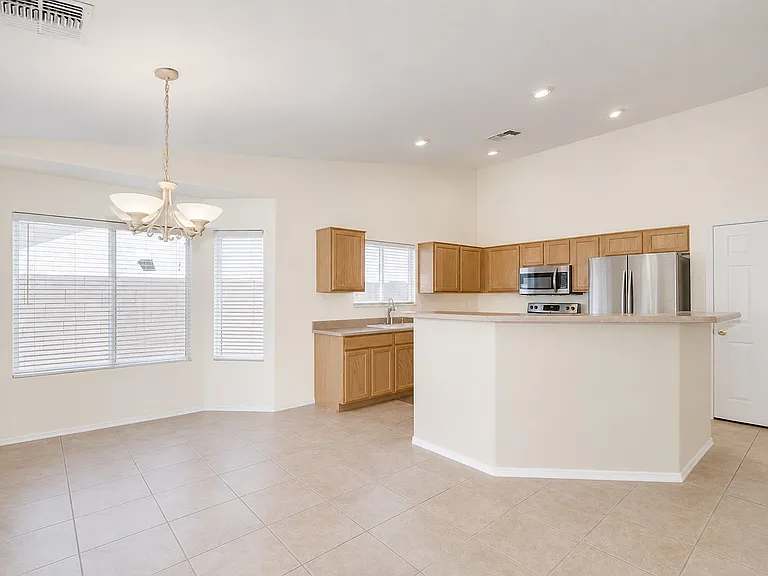 15287 W Laurel Ln — Photo 8