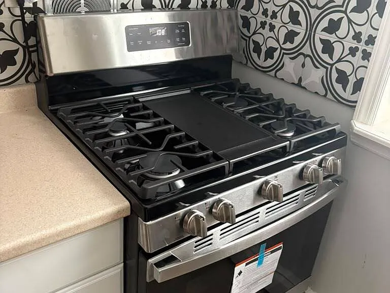 27 Northill St #2P — Photo 8