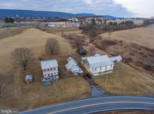 801 Windsor Castle Rd, Hamburg, PA 19526