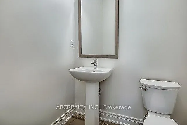 79 Baldry Ave — Photo 29