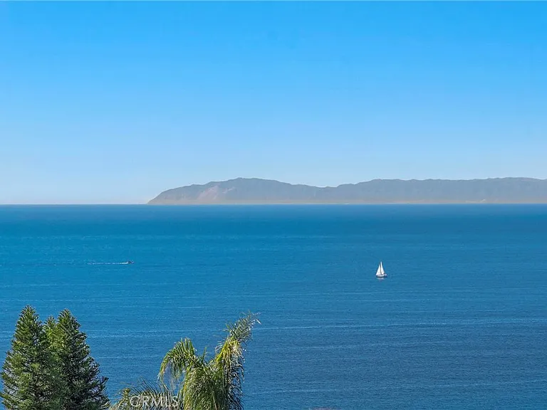 875 Coast View Dr — Photo 7