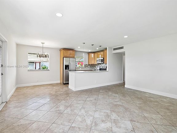 4th image of 24 Waterford A