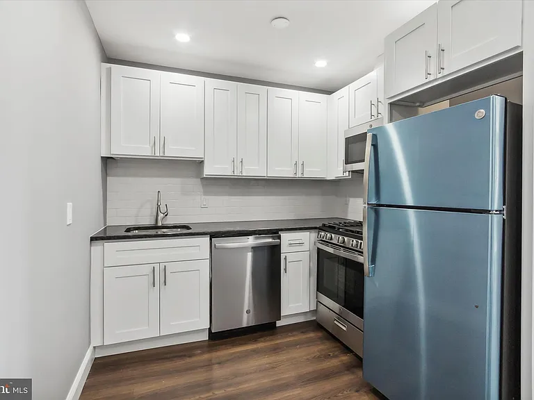 296 Greenough St #2 — Photo 8
