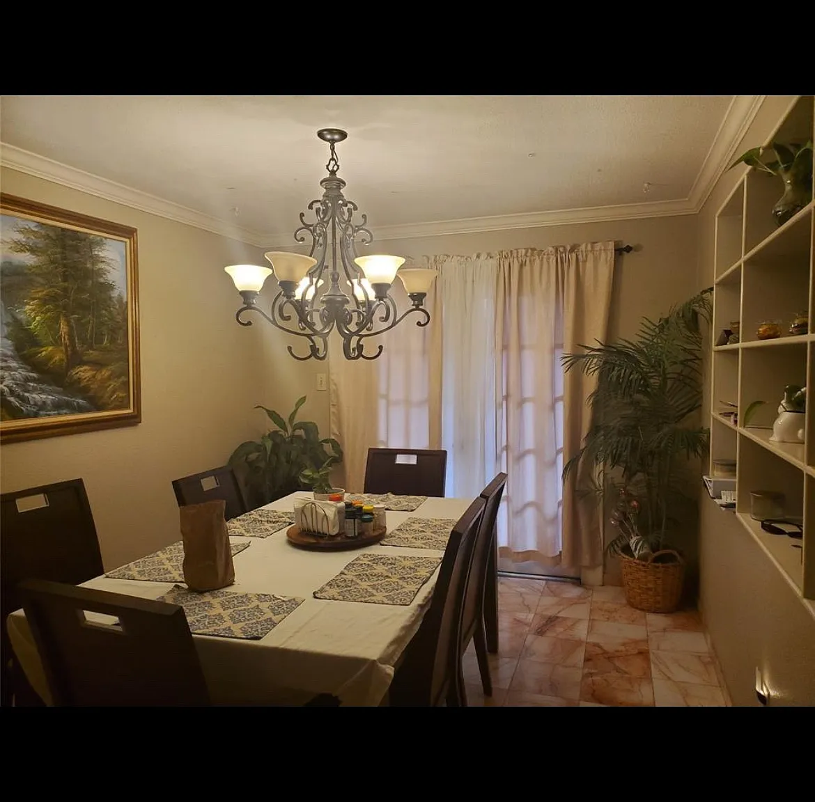 3 bed, 1418 sqft, $1,950 — Photo 3