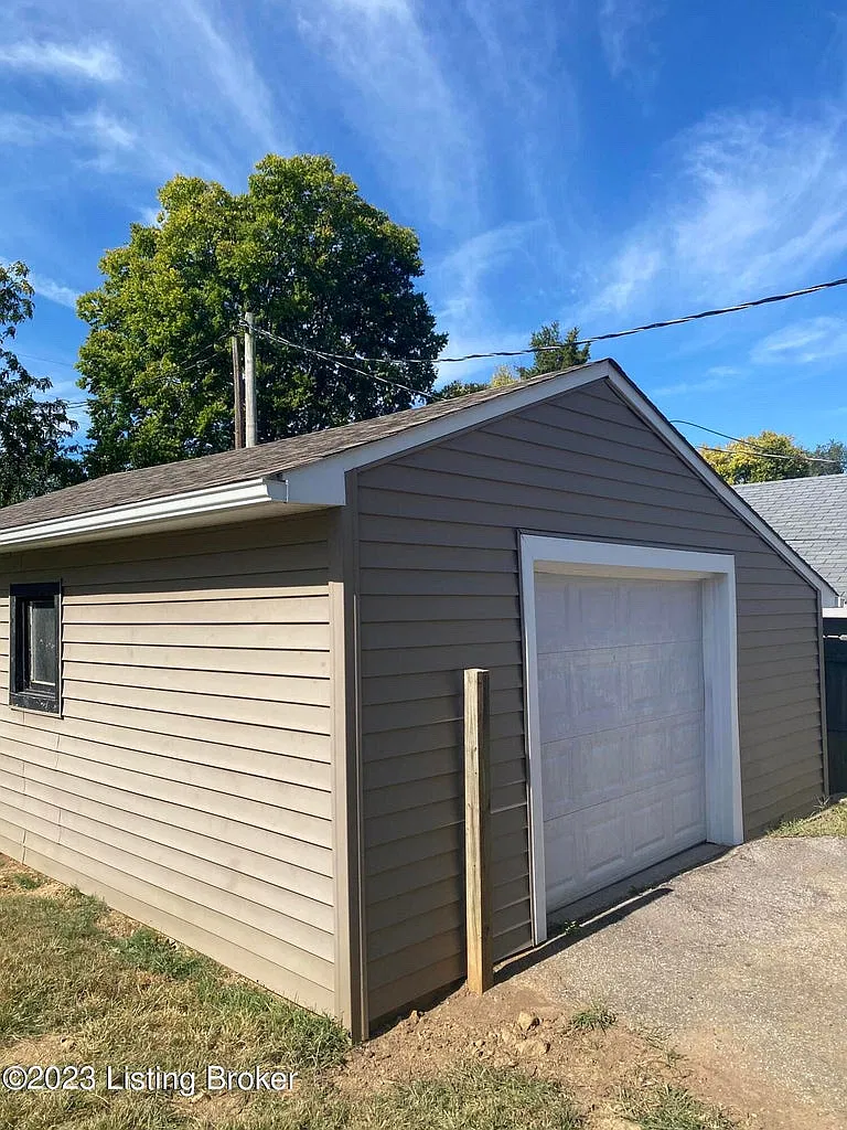 2 bed, 800 sqft, $1,600 — Photo 2
