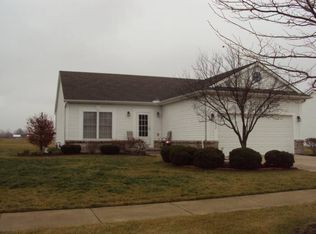 1522 Cogans Ln, Bowling Green, OH 43402