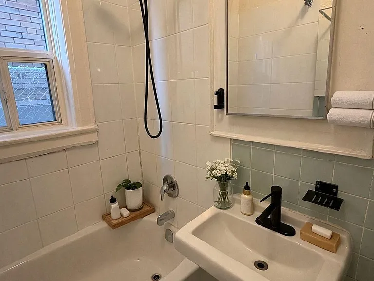 105 Kenwood Ave #103 — Photo 7