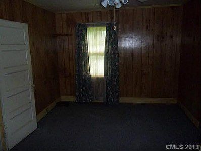 2nd image of 301 N Mulberry St