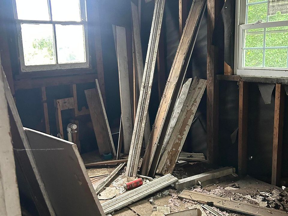 16th image of 311 N James Street