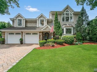 411 12th St, Cresskill, NJ 07626