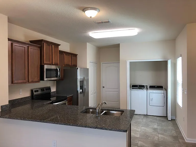 733 Servia Dr — Photo 5