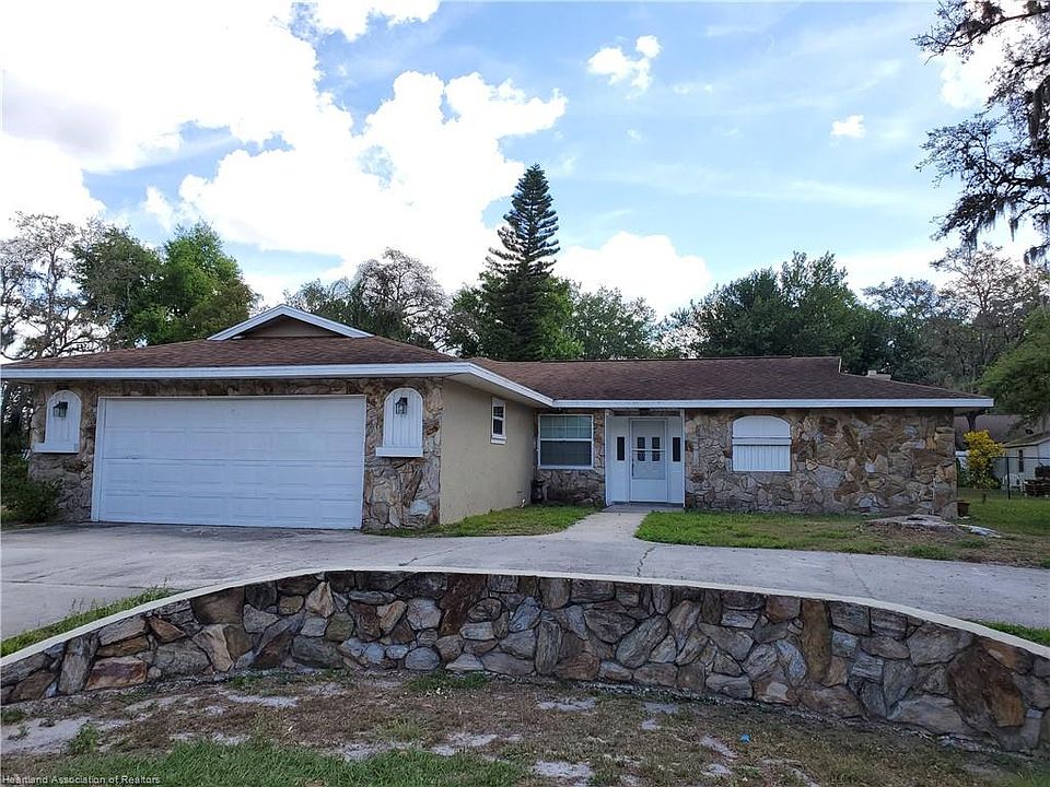 1st image of 3150 Lakeview Dr