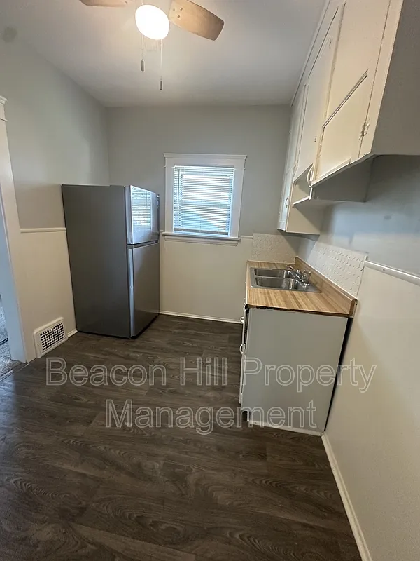 2 bed, 1.0 bath, 1040 sqft, $1,209 — Photo 3