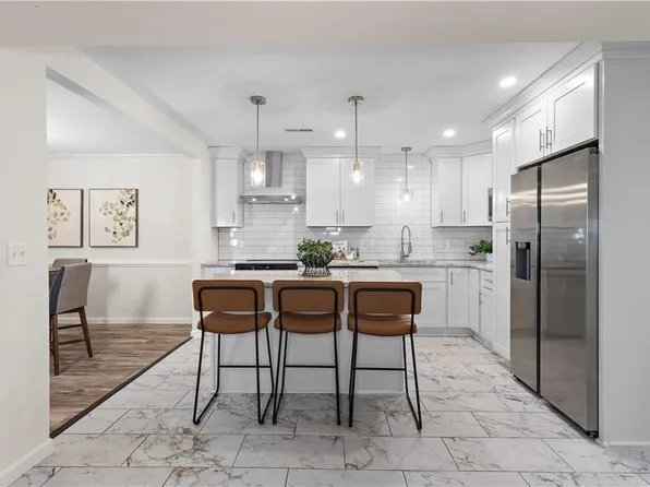 1322 Wakefield Dr, Virginia Beach, VA 23455