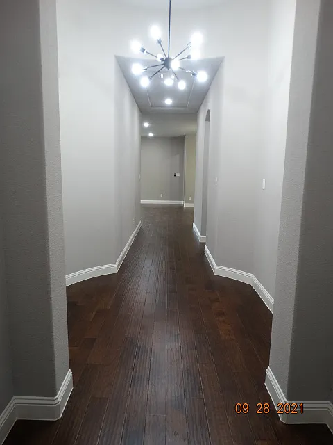 4 bed, 2354 sqft, $2,200 — Photo 3