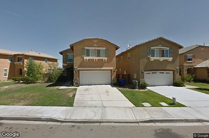 1st image of 14372 Moon Valley St