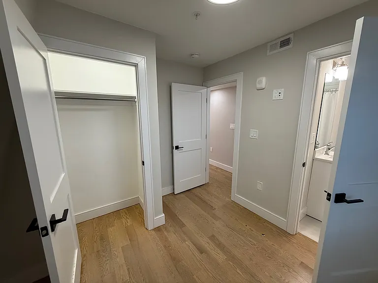 154 Trenton St #3B — Photo 12